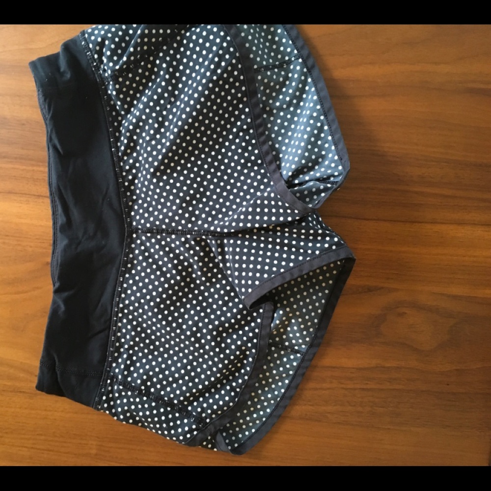 Lululemon Speed shorts 2 EUC bulk/white pola dot